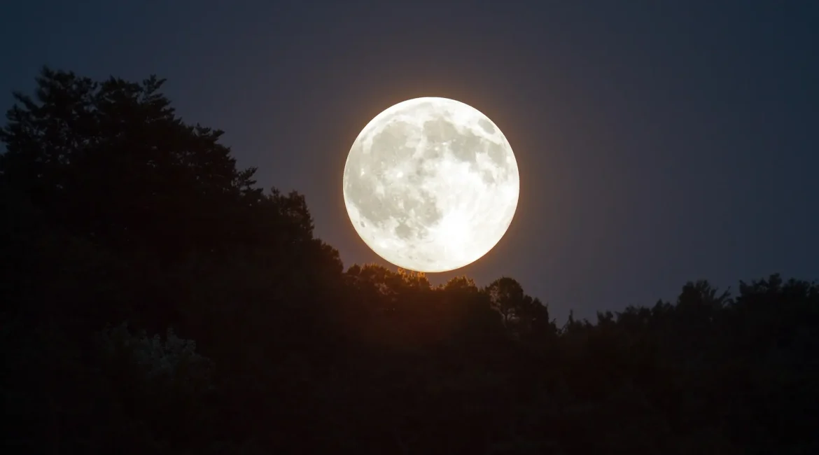 The Influence of Moon on Aquarius